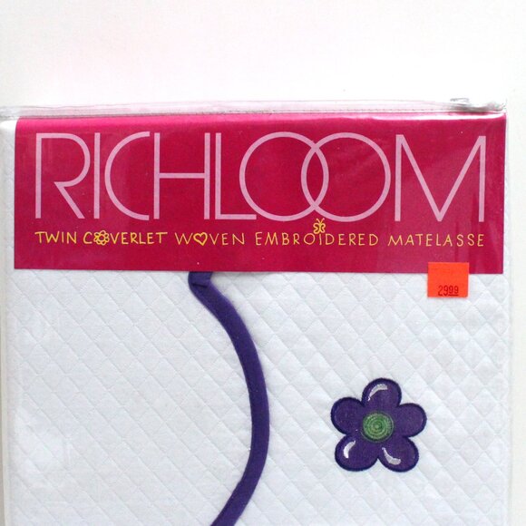 Richloom Daisy Pattern Twin Coverlet Woven Embroidered Matelasse - Picture 2 of 9